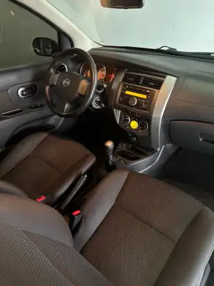 NISSAN-LIVINA-1.8 S 16V FLEX 4P AUTOMÁTICO NISSAN-LIVINA-2012