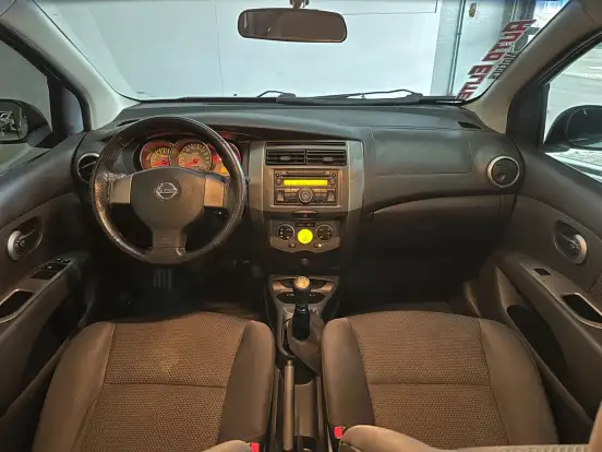 NISSAN-LIVINA-2012