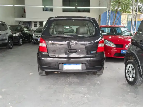 NISSAN-LIVINA-2010