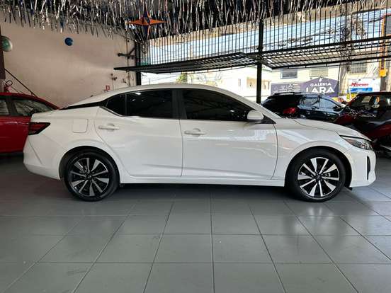 NISSAN-SENTRA-2024