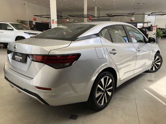 NISSAN-SENTRA-2023