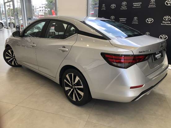 NISSAN-SENTRA-2023