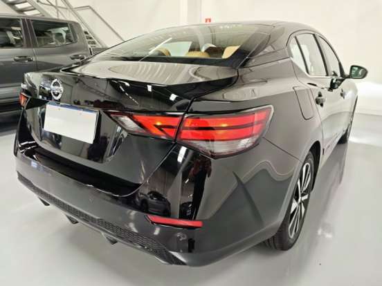 NISSAN-SENTRA-2023
