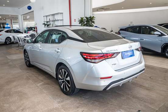 NISSAN-SENTRA-2023