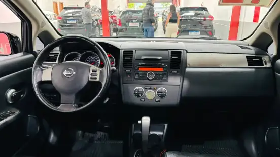 NISSAN-TIIDA-2011