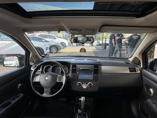 NISSAN-TIIDA-2011