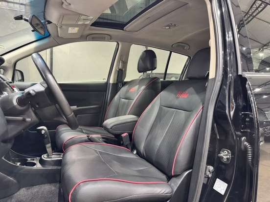 NISSAN-TIIDA-2010