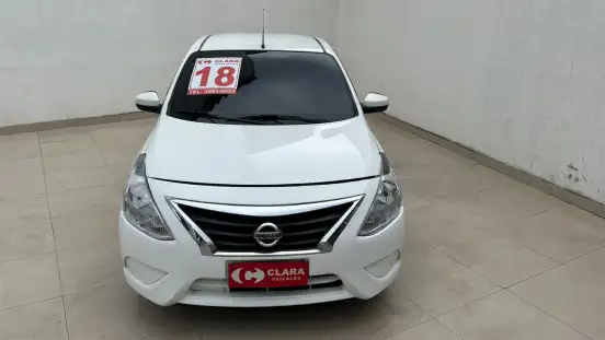 NISSAN-VERSA-2017
