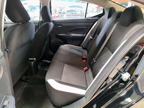 NISSAN-VERSA-2021