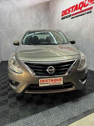 NISSAN-VERSA-2017