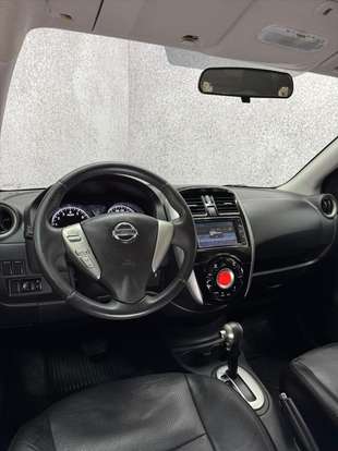 NISSAN-VERSA-2017