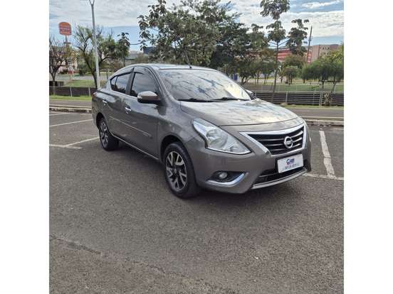 NISSAN-VERSA-2016