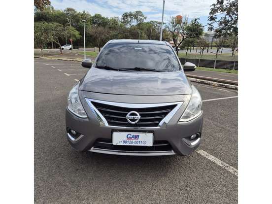 NISSAN-VERSA-2016