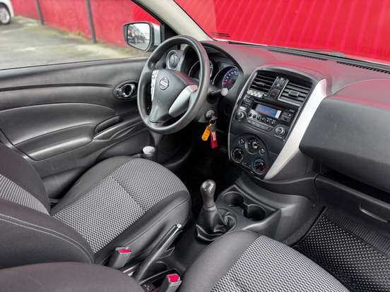 NISSAN-VERSA-1.6 16V FLEX SV 4P MANUAL NISSAN-VERSA-2015