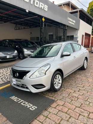 NISSAN-VERSA-2018