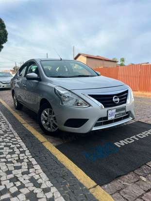 NISSAN-VERSA-2018