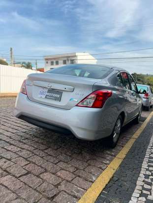 NISSAN-VERSA-2018