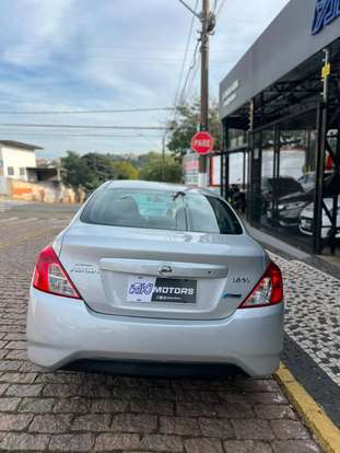 NISSAN-VERSA-2018