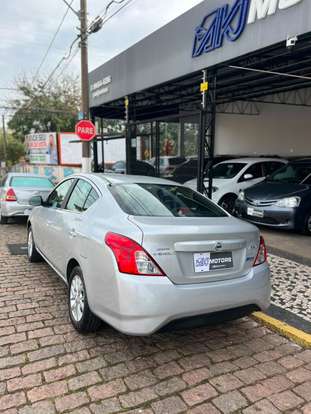 NISSAN-VERSA-2018