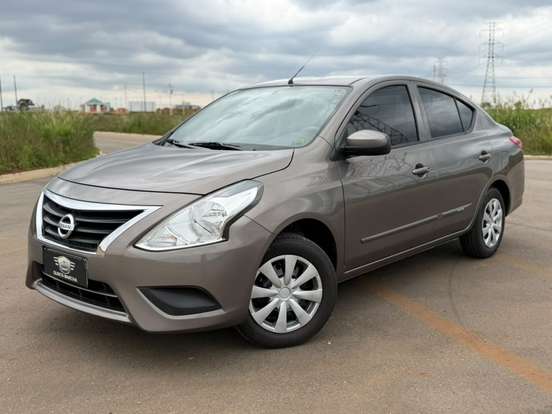 NISSAN-VERSA-2019