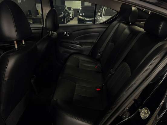 NISSAN-VERSA-2018
