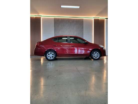NISSAN-VERSA-2019