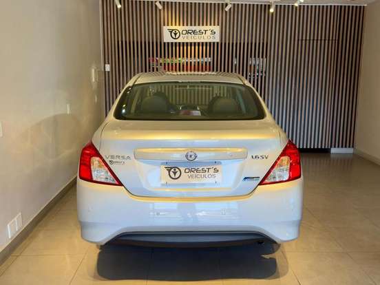 NISSAN-VERSA-2018