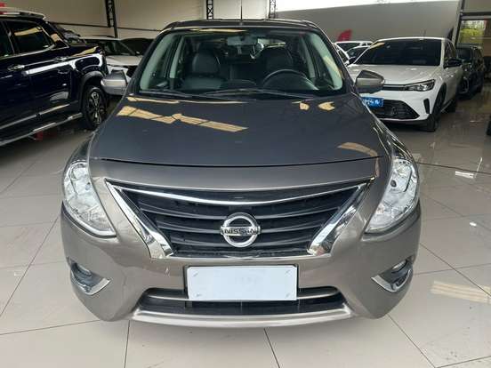 NISSAN-VERSA-2018