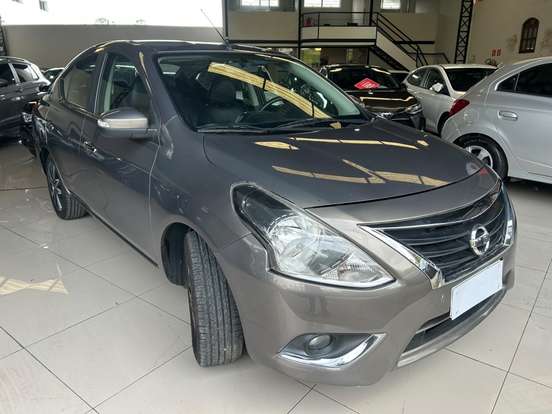 NISSAN-VERSA-2018