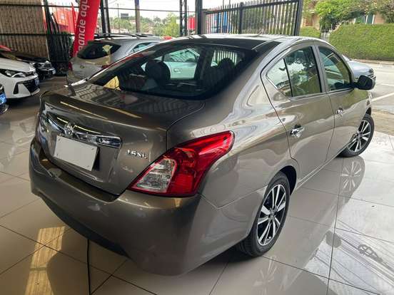 NISSAN-VERSA-2018