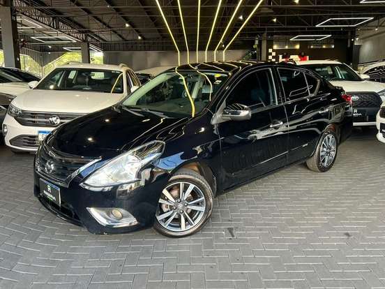 NISSAN-VERSA-2017