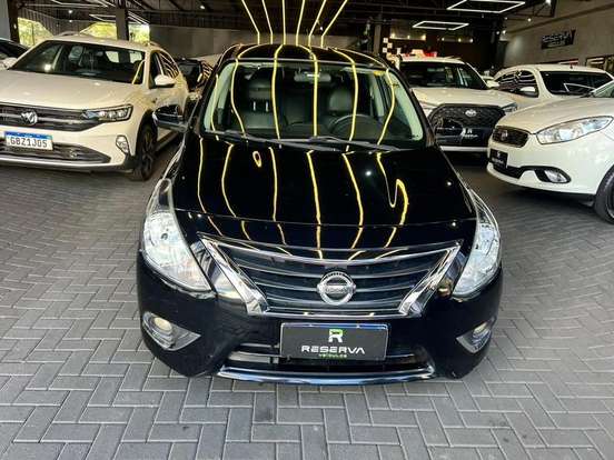 NISSAN-VERSA-2017