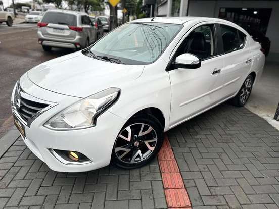 NISSAN-VERSA-2016