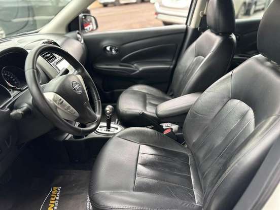 NISSAN-VERSA-2016