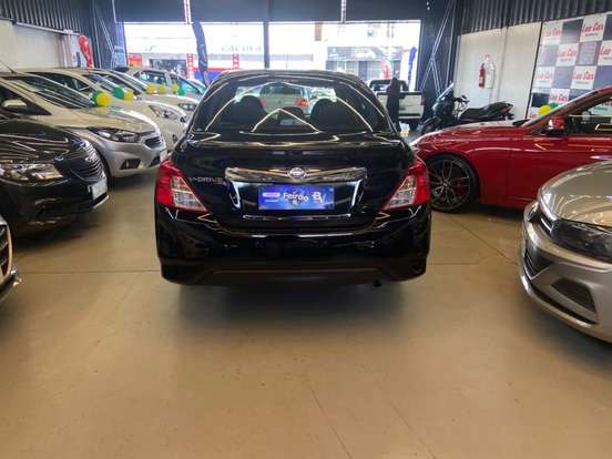 NISSAN-VERSA-2020