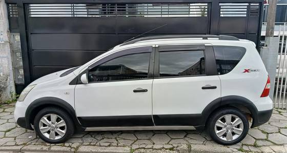NISSAN LIVINA 1.8 SL X-GEAR 16V FLEX 4P AUTOMÁTICO