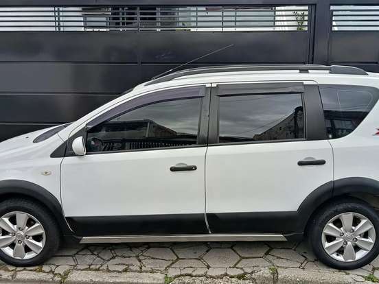 NISSAN-LIVINA-1.8 SL X-GEAR 16V FLEX 4P AUTOMÁTICO NISSAN-LIVINA-2011