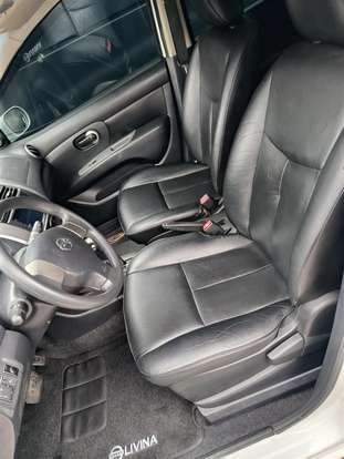 NISSAN-LIVINA-2011