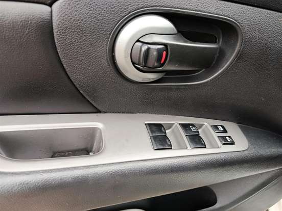 NISSAN-LIVINA-2011