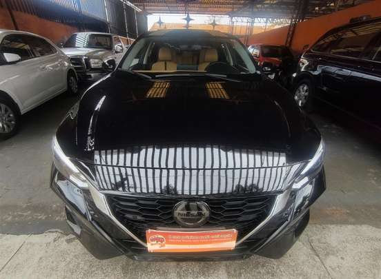 NISSAN-SENTRA-2023
