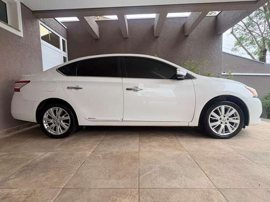 NISSAN-SENTRA-2.0 SV 16V FLEX 4P AUTOMÁTICO NISSAN-SENTRA-2013