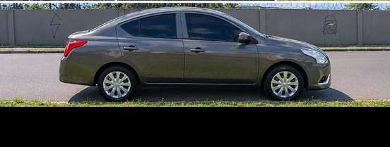NISSAN-VERSA-2018