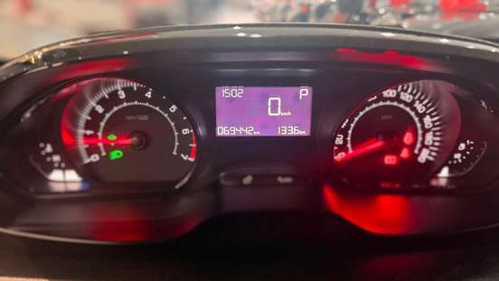 PEUGEOT-2008-2021