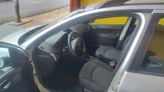 PEUGEOT-207-2011