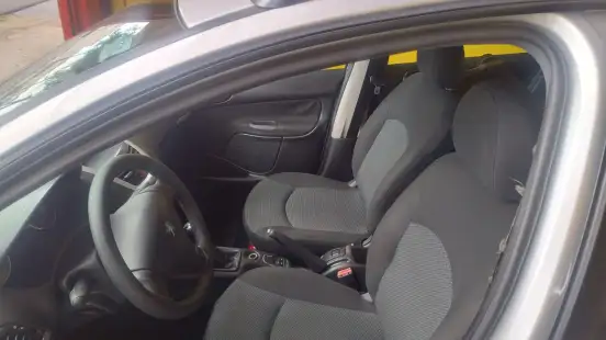 PEUGEOT-207-2011