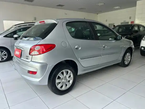 PEUGEOT-207-2011