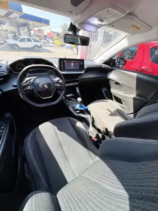PEUGEOT-208-2022