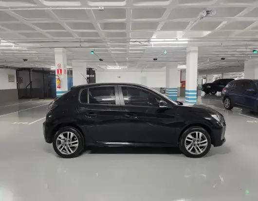 PEUGEOT-208-2021