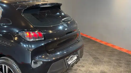 PEUGEOT-208-2022