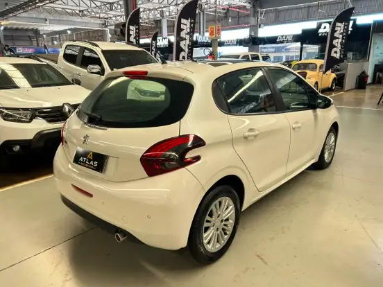 PEUGEOT-208-1.6 ALLURE 16V FLEX 4P AUTOMÁTICO PEUGEOT-208-2016